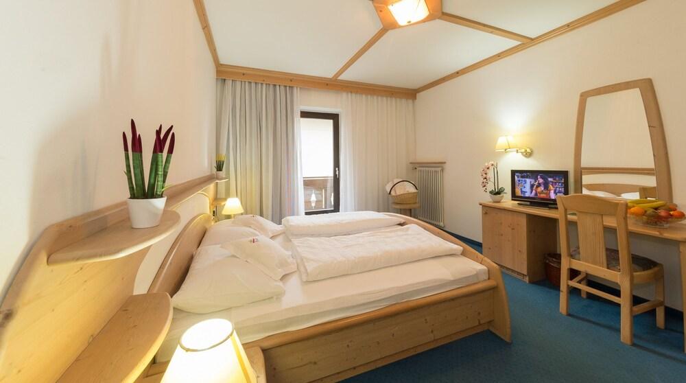 Hotel Hellweger Campo Tures Eksteriør bilde