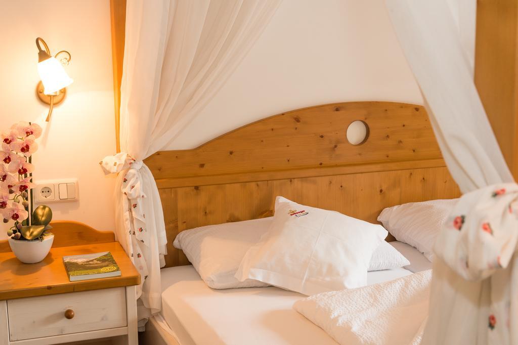 Hotel Hellweger Campo Tures Eksteriør bilde
