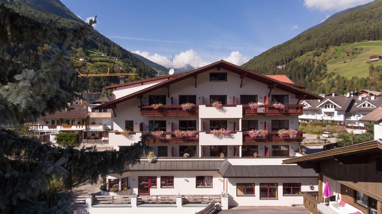 Hotel Hellweger Campo Tures Eksteriør bilde