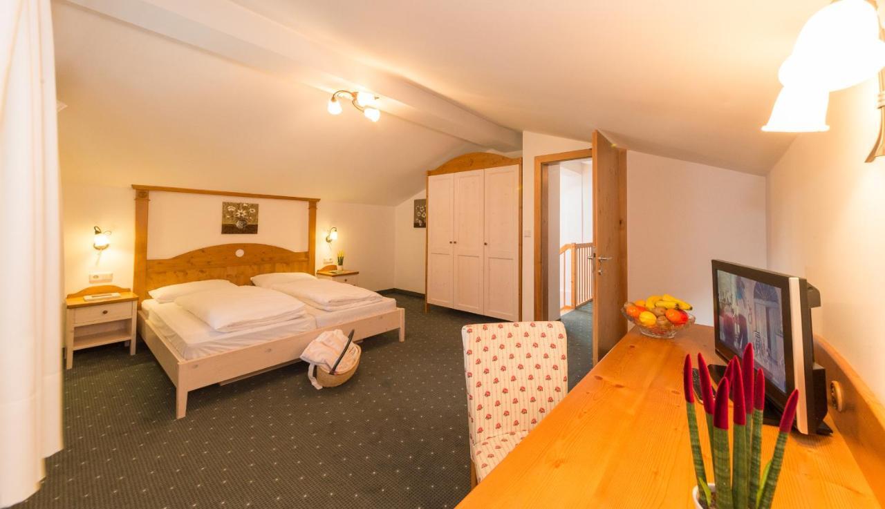 Hotel Hellweger Campo Tures Eksteriør bilde